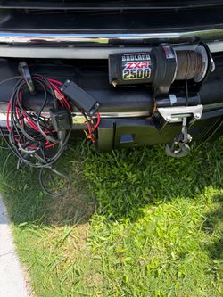Winch Smittybilt XRC 2500 con instalación completa solo Hoy con todo