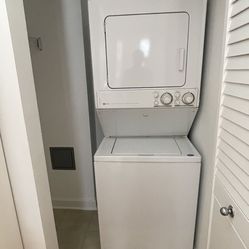 MAYTAG ELECTRIC WASHER AND DRYER 