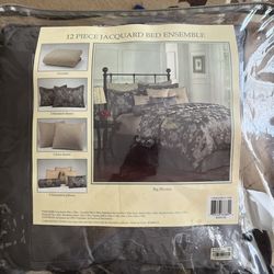 Macy’s comforter 12 pieces brand new