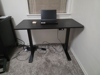 Stand up desk (electric)