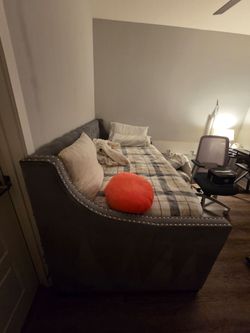 Day bed with trundle and two mattresses