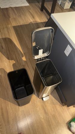 Kitchen trash can