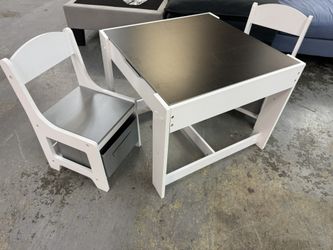 New Kids Table And Chairs 