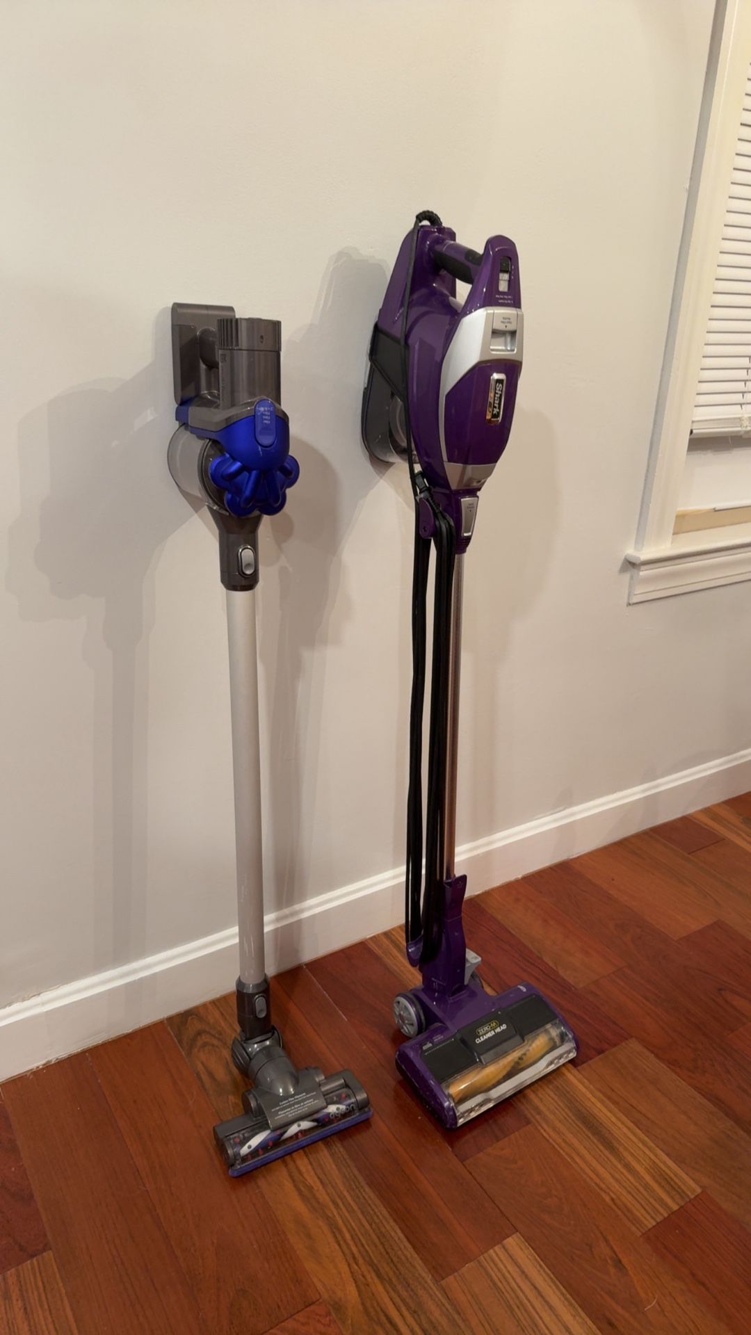 Dyson & Shark Vacuums TRADE ME