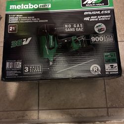 Cordless Framing Nail Gun Kit