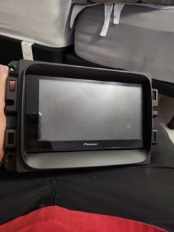 Stereo double din pioneer DMH-130BT