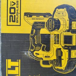 DeWalt atomic compact series  1-3/4" bandsaw kit