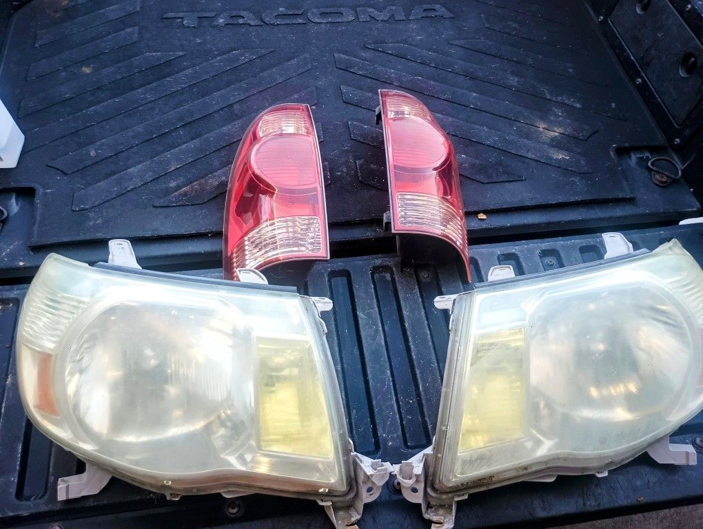 05-11 Tacoma Headlight And Tail light Assembly