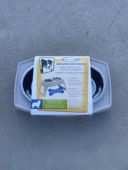 New Suncast PFT800 Compact Elevated Pet Feeder Feeding Tray Removable 8" Bowls  