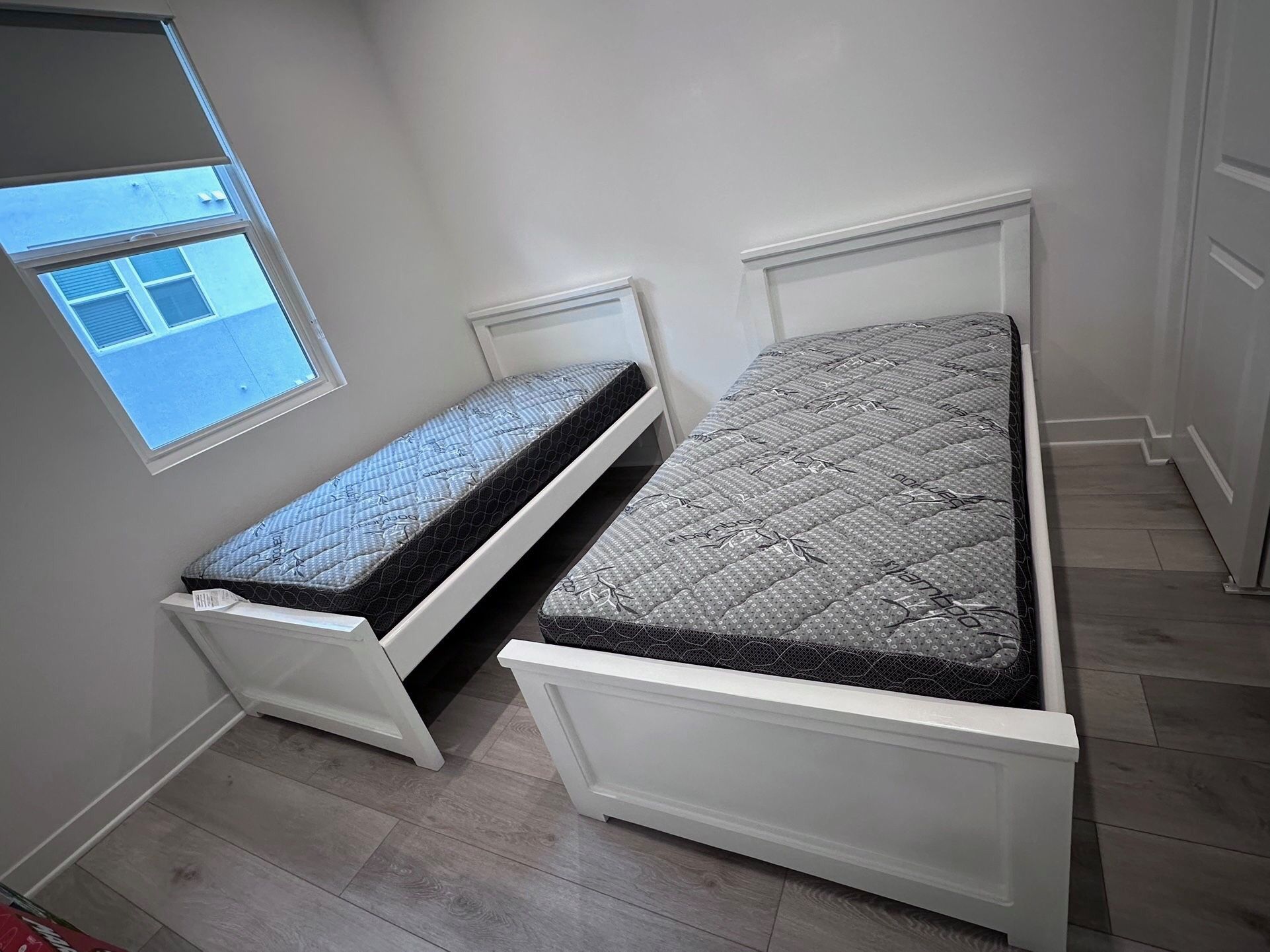 White Twin Bed With Mattress