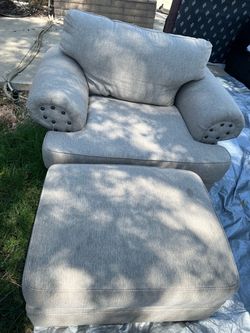 Oversized Accent Chair with Ottoman