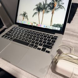 MacBook Pro 13.3” Retina/ 2.7GHz Intel i5/ 8gb ram/ 256gbSSD/MacOS Monterey 2024/ Gpu Iris / 85% 🔋