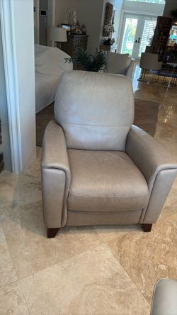 Recliner leather chair