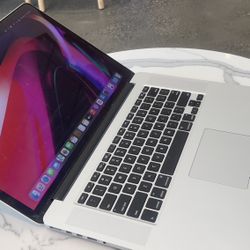Apple MacBook Pro 15” Retina Display, Intel Quad Core I7 Processor, 16GB DDR3 RAM, 500GB SSD $350