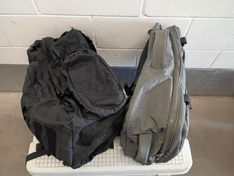 The 2 Camel Bak & Eagle 38L Back Pack Travel & Hiking 