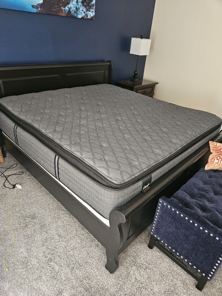 Posturepedic Ellington King Plush Pillow Top Mattress