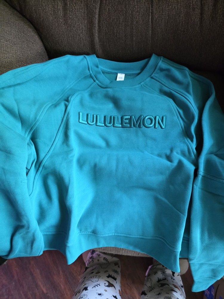 Lululemon sweatshirt