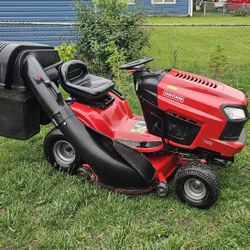 2016 Craftsman T2500 Lawn Tractor With 19 Hp Briggs And Stratton Engine 46" Deck With Bagger,  Foot Operating Hydrostatic Transmission 