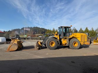 2013 John Deere 744K-II Wheel Loader- 12,682 Hours- 6YD Bucket & Forks