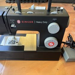 Singer Heavy Duty Sewing Machine