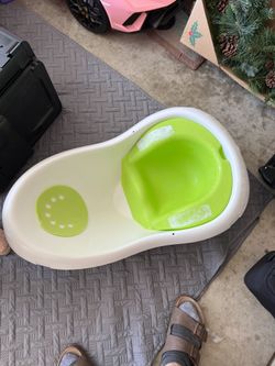 Baby bath tub