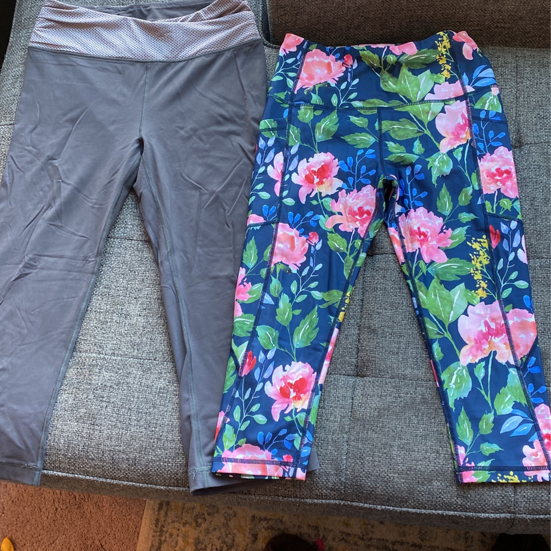 Womens Leggings & Carpis