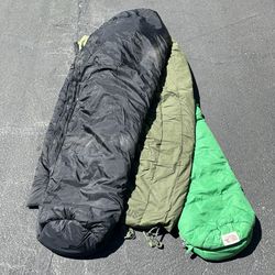4 vintage sleeping bag bundle north face US military, Wiggy's Lamilite insulated and Snugpak Softie