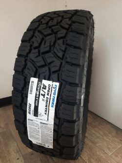 LT275-60-20 Toyo Open Country AT III