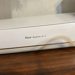 CRICUT EXPLORE AIR 2
