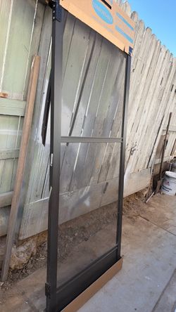 32. Screen door  new