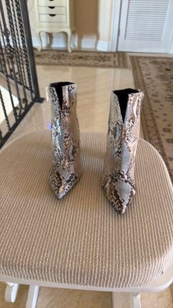 Qupid ankle boots