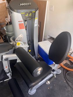 HOIST Dual Leg Machine