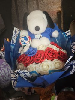 12"USA forever flower arrangement with Snoopy