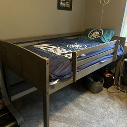 Twin Bed With Ladder And Book Shelf