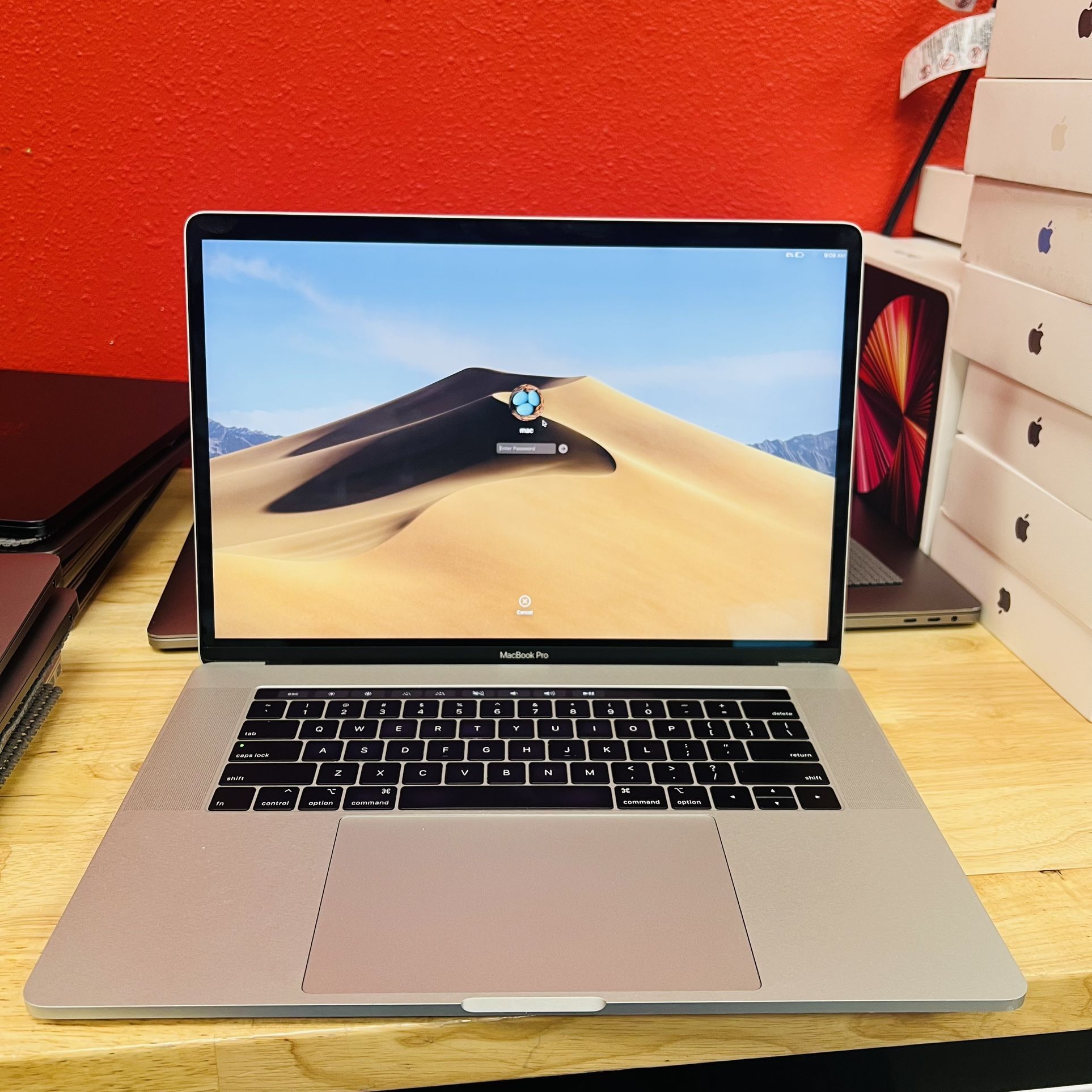 2019 MacBook Pro 15 in 16 gb Ram 256 GB 2019 MacBook Pro 15 in 16 gb Ram 256 GB
