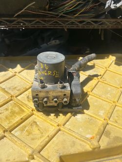 2013-2017 Chevy traverse 3.6 fwd abs unit