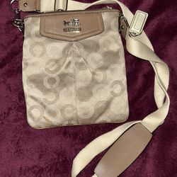 tan coach crossbody 