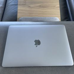 Brand New 2018 MacBook Pro 13in