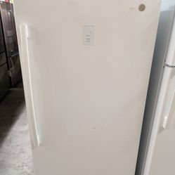 GE FUF17DLRWW
33 Inch Upright Freezer
