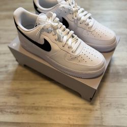 Air Force 1 Black Pebbled Leather 