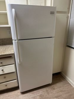 Refrigerator in Excellent condition
