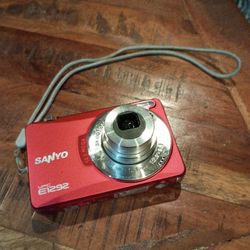 Sanyo VPC E1292 Digital Camera 