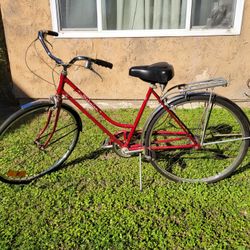 Vintage 1975 Schwinn Ladies 3 Speed Breeze Bicycle 