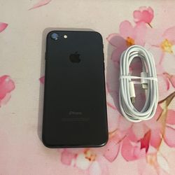 Apple iPhone 7 32GB Unlocked 