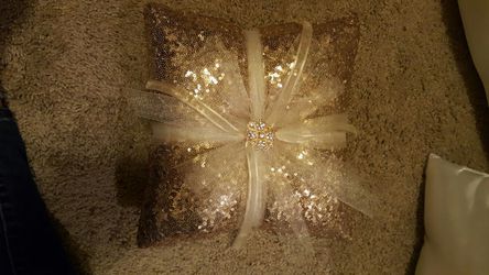 Custom made ring wedding pillow