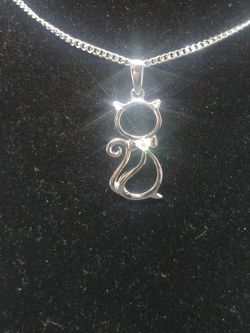 Adorable kitty and chain necklace