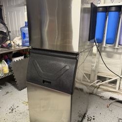 Commercial Ice Maker (110 Volt) ((350 Lb In 24 Hours))