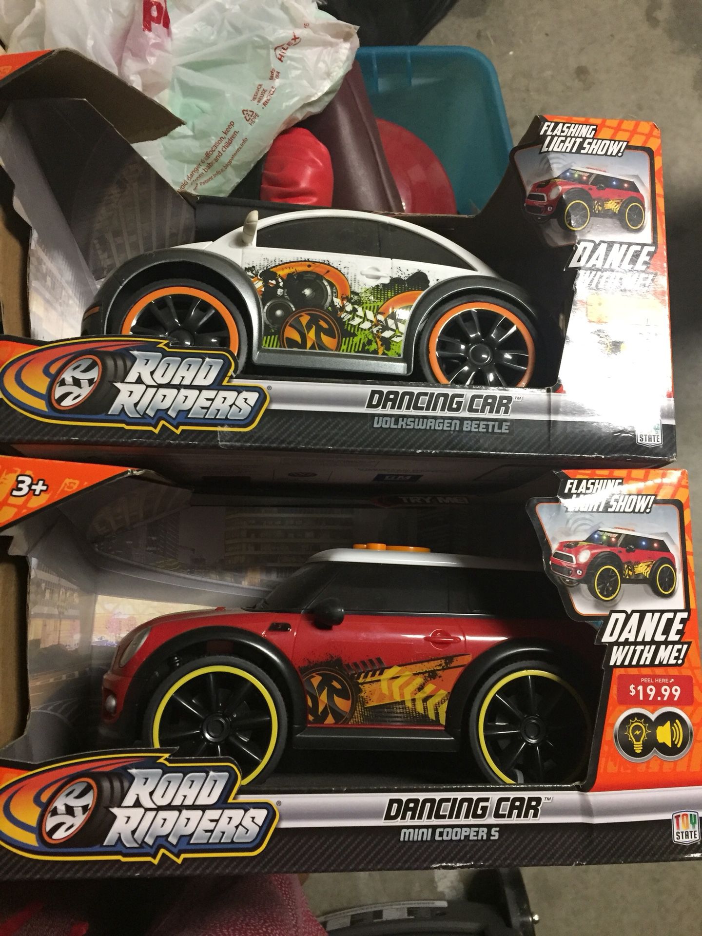 Disney Cars Lightning McQueen Dinoco toy #95 race color changing car -  green not red for Sale in Phoenix, AZ - OfferUp