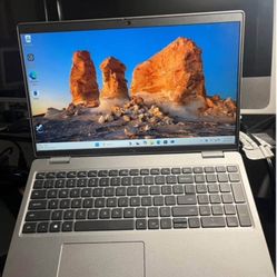 Dell Latitude 5520 15.6 inches laptop Intel i7-1165G7 16GB 256 SSD Windows 11