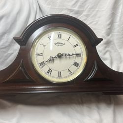 Vollmond Clock, Type: Mantel Or Desk